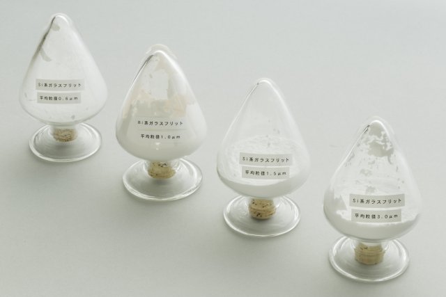 Support evolving electronic devices with high-quality glass frits and glass pastes